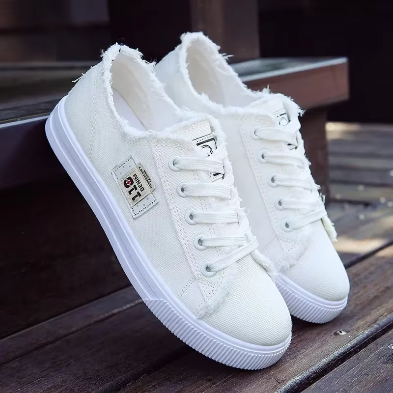 Baskets basses en toile denim pour femme Printemps-Été 2024