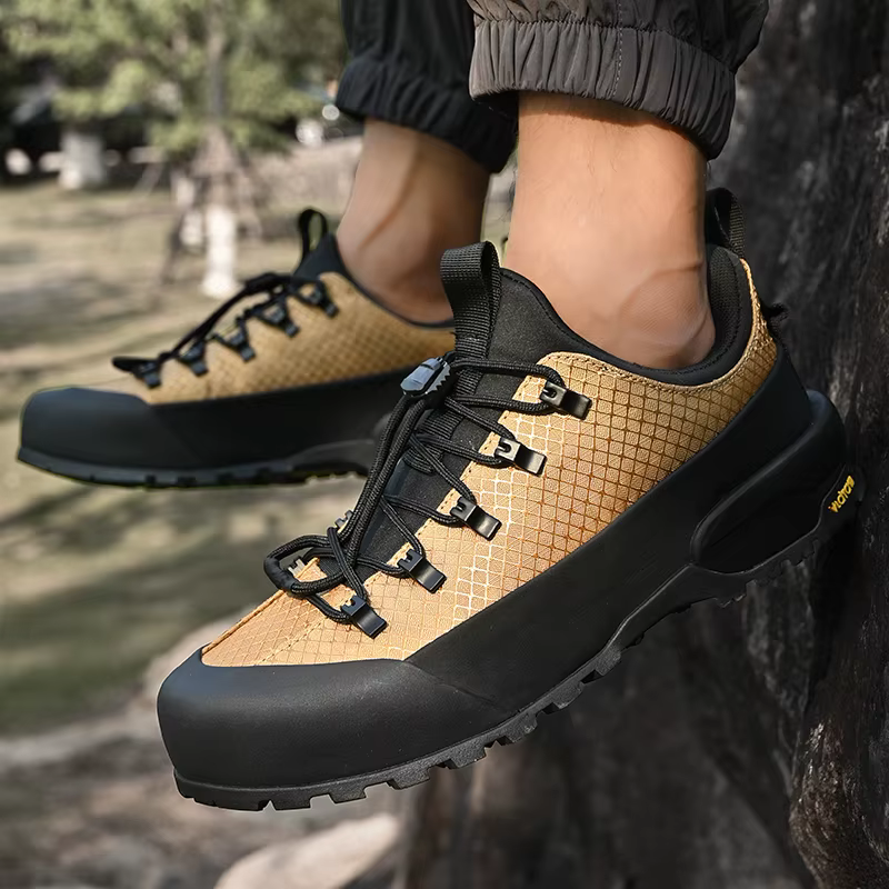 2025 nouvelles chaussures d'alpinisme