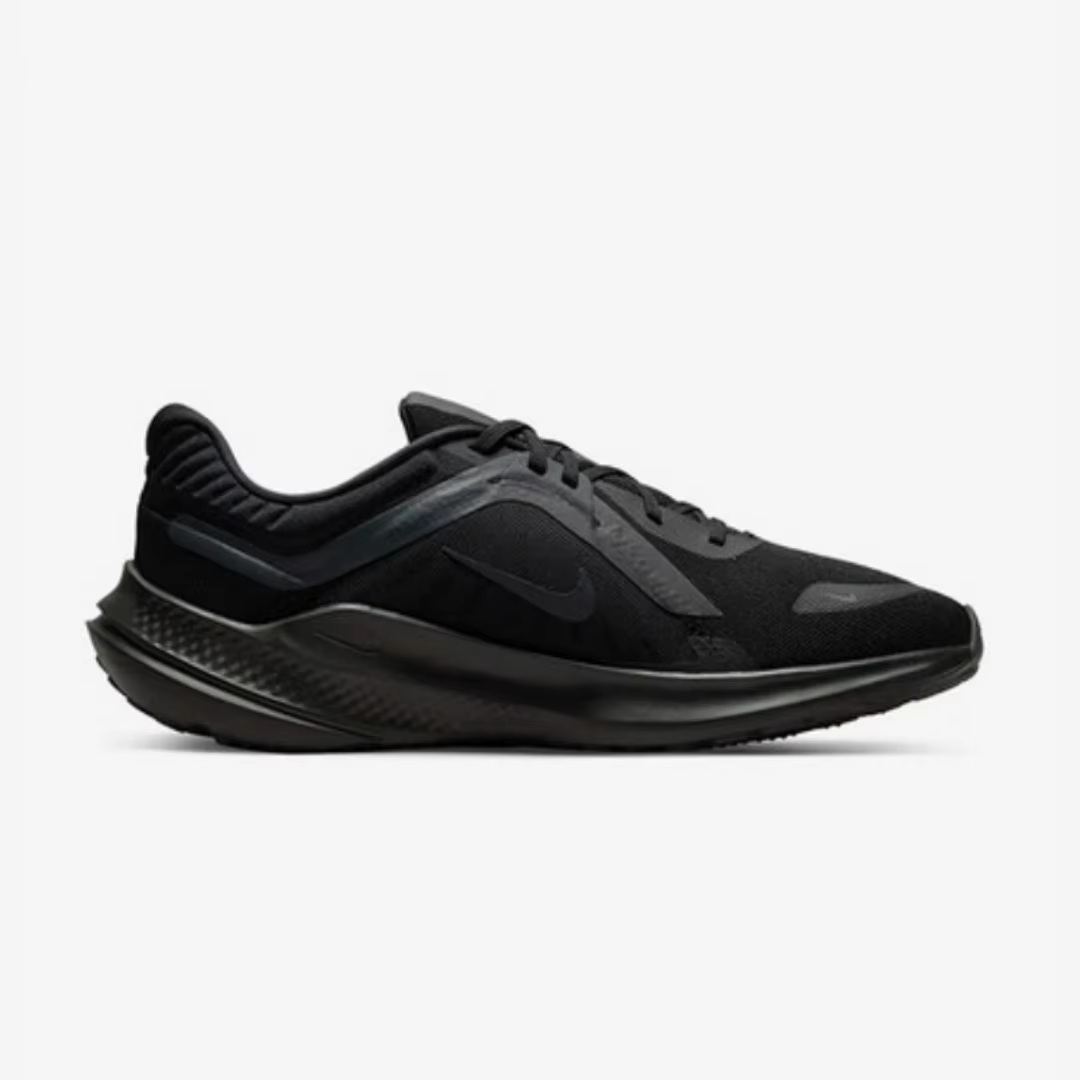 Les nouvelles chaussures pour hommes de Nike Quest 5 sont légères