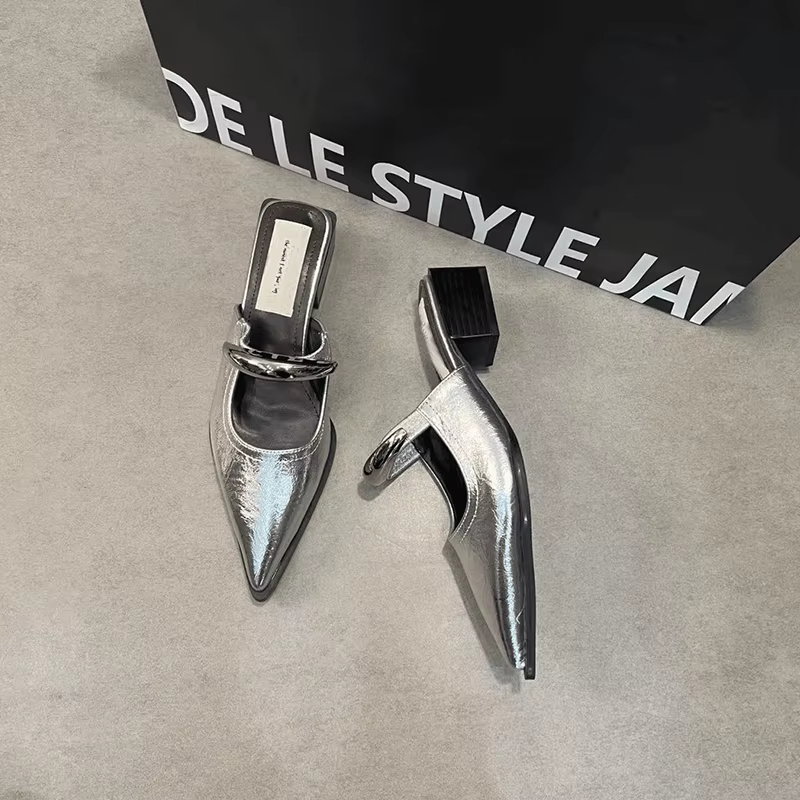 Mules d'été à bout couvert pour femmes, pantoufles à la mode, décoration en métal, chaussures coulissantes à talons épais, confortables, Style de rue