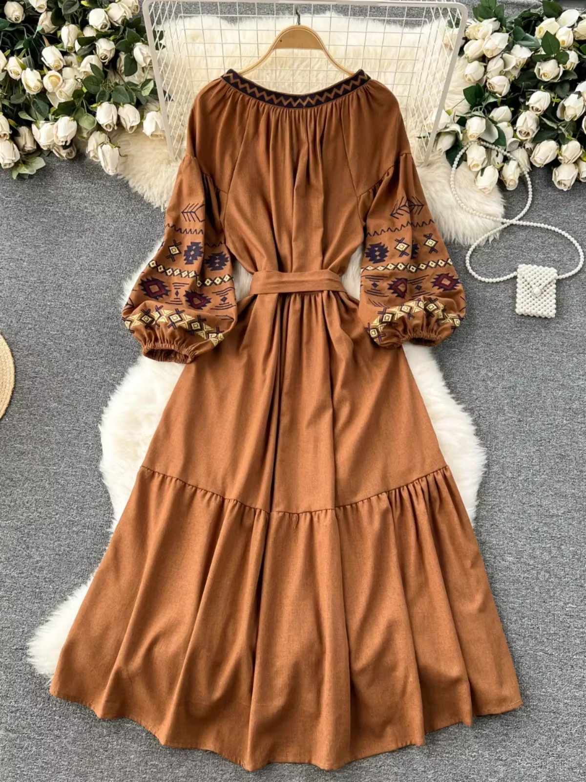 Robe de vacances bohème pour femmes, tenue de voyage, douce broderie de style occidental, taille adt, grand ourlet, longueur midi, robe éducative DS001
