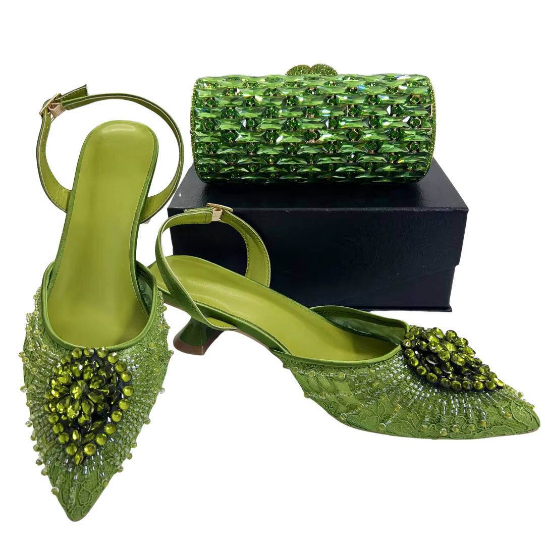 Chaussures de soirée de créateur italien avec pochette assortie pour mariages africains et occasions nuptiales