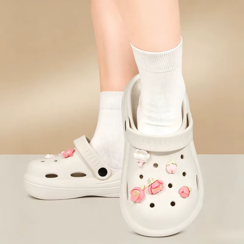 10 Breloques Romantiques Fleurs de Cerisier pour Sabots