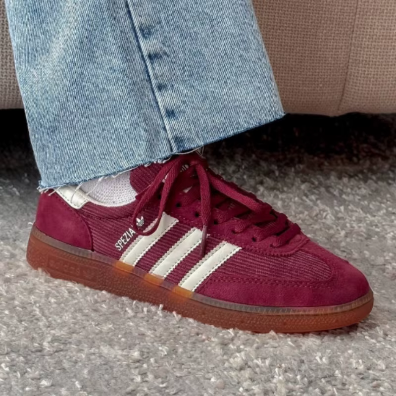 Adidas Originals Handball Spezial Vintage Anti-Slip Hard-Wearing Women Board Shoes Daily Commuting Sneakers Shadow Red IG1978