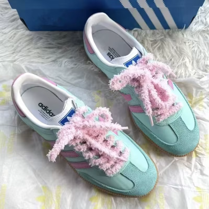 1 paire moelleux mignon chenille lacet hommes femmes rose en peluche lacets personnalité Sport décontracté basket-ball DE chaussures d'entraînement Lac