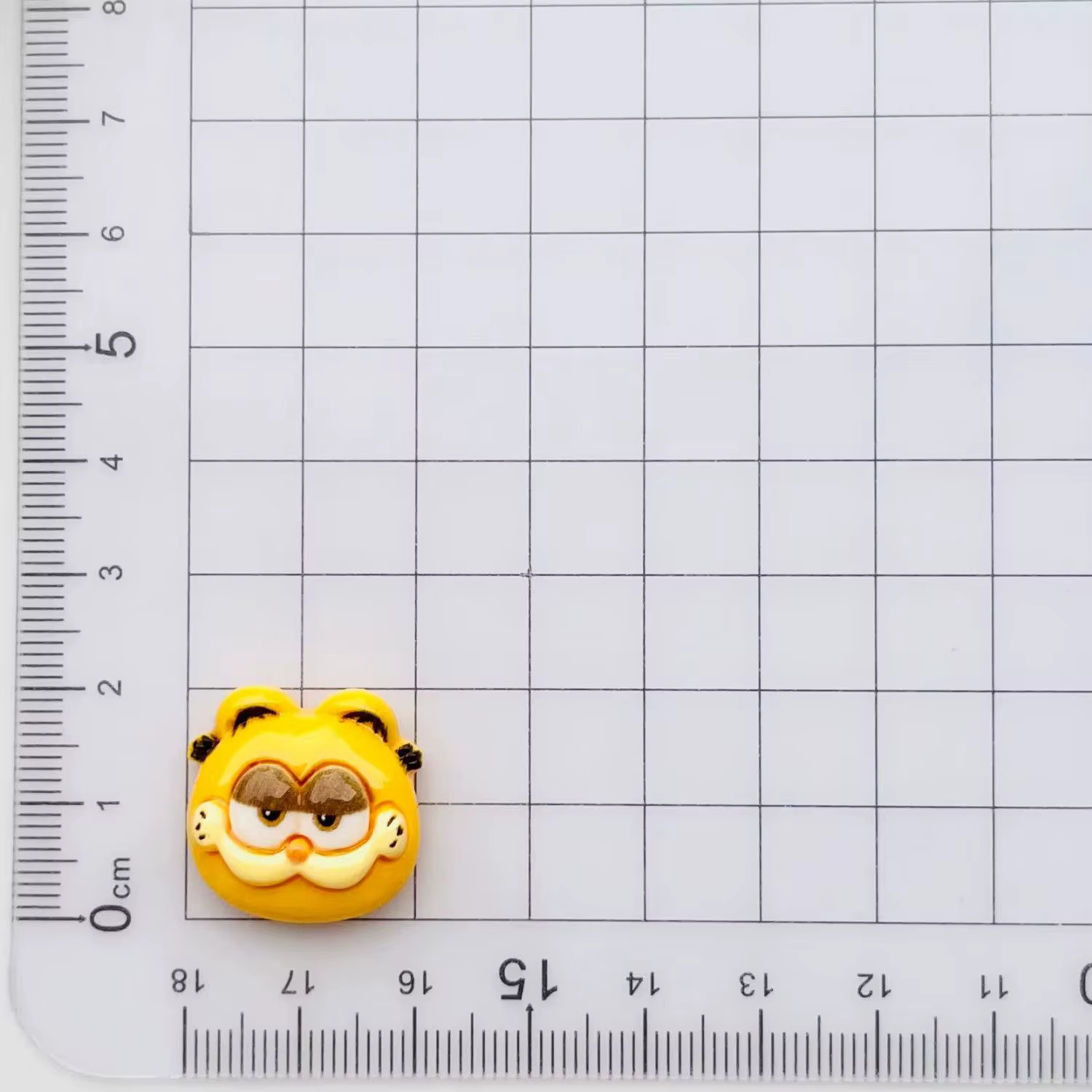 Figurines mignonnes de Garfield en résine, accessoires kawaii pour coques de téléphone DIY, matériaux pour pinces à cheveux, jouets, articles d'anime en gros
