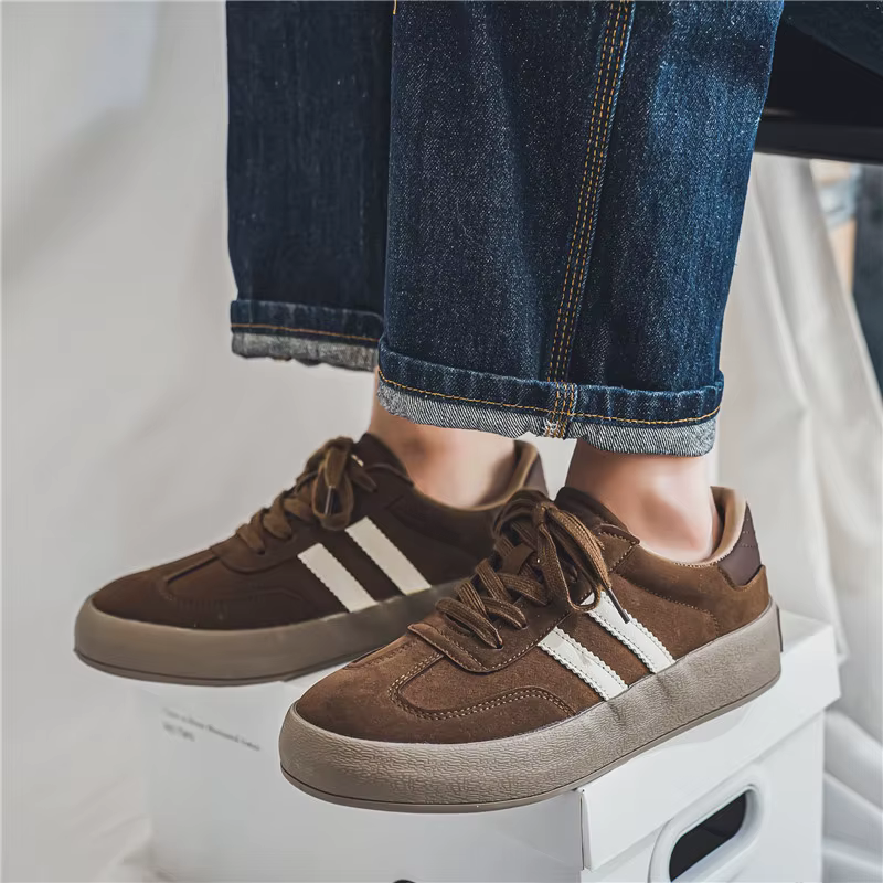 Baskets basses classiques marron pour hommes