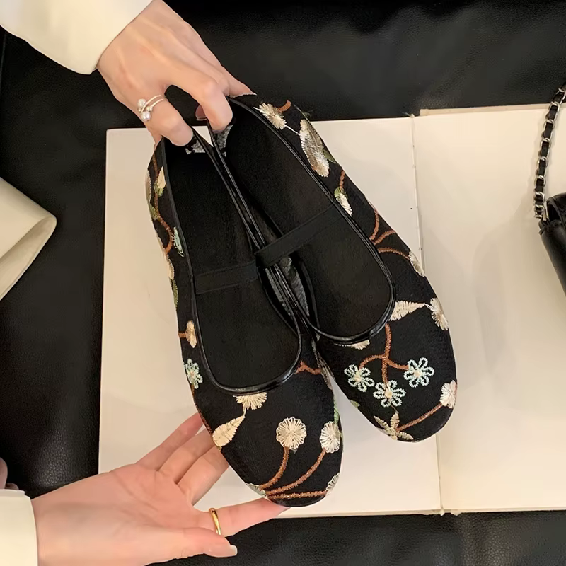 Maille gaze Ventilation semelle souple chaussures simples femmes bout rond broderie conception Mary Jane