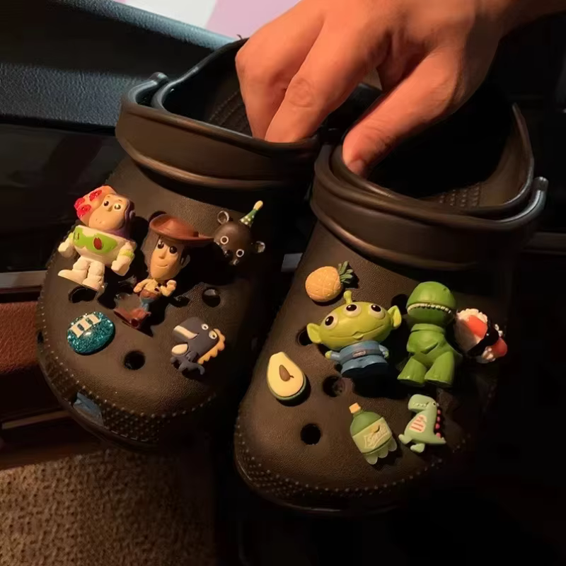 [Design ludique] ensemble de breloques de chaussures de personnage Disney Toy Story