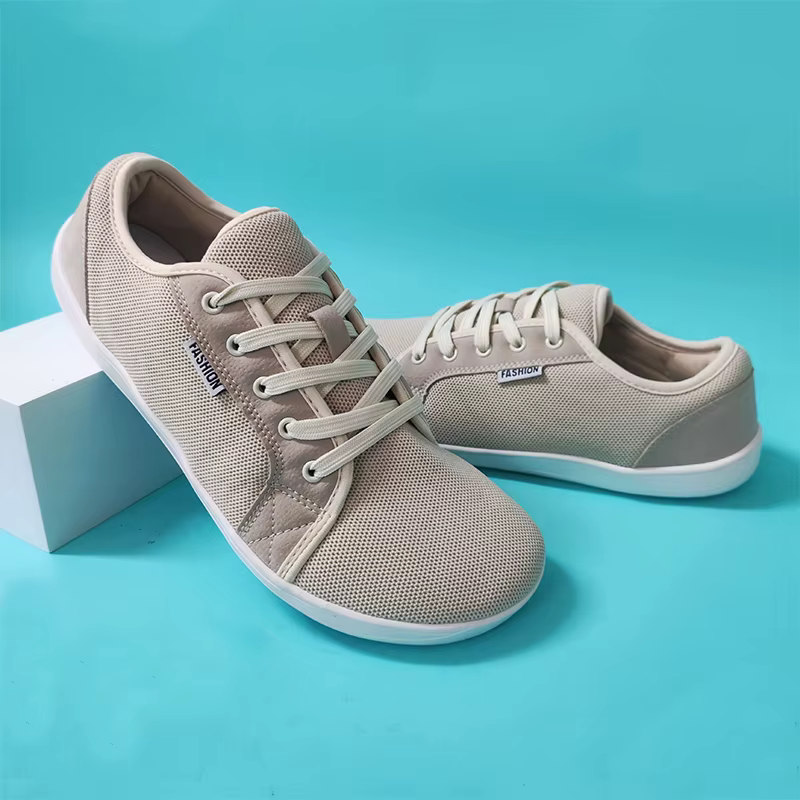 Chaussures de course pour hommes avec semelles souples pieds légers et larges adaptés aux