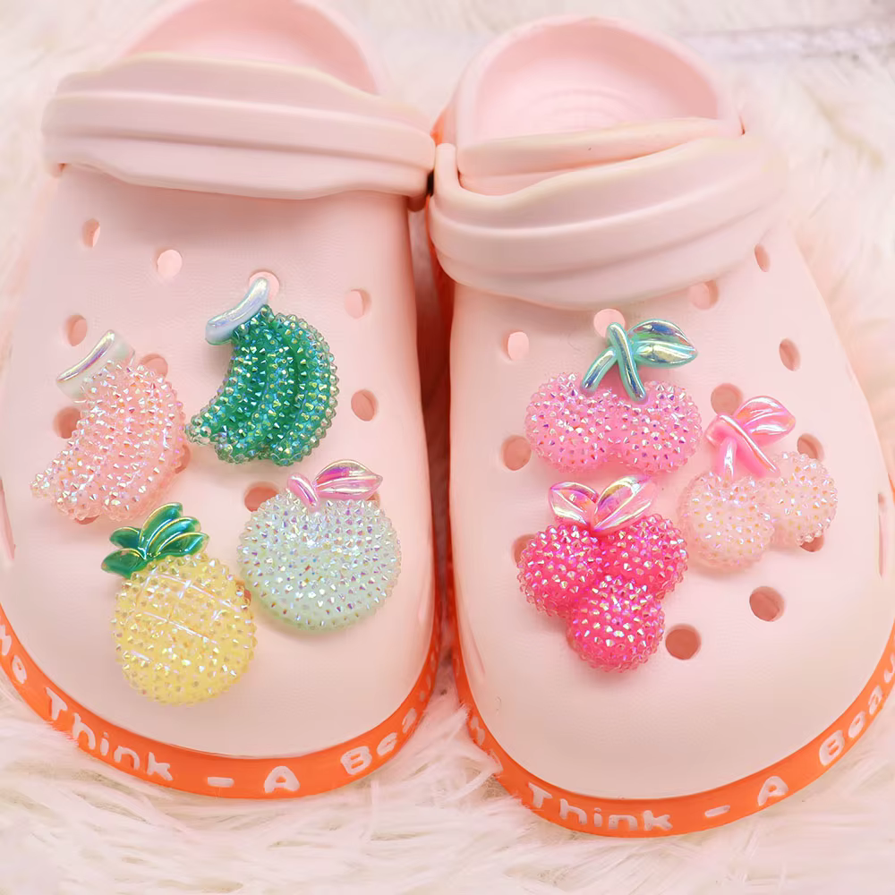 Décorations de chaussures en résine brillante