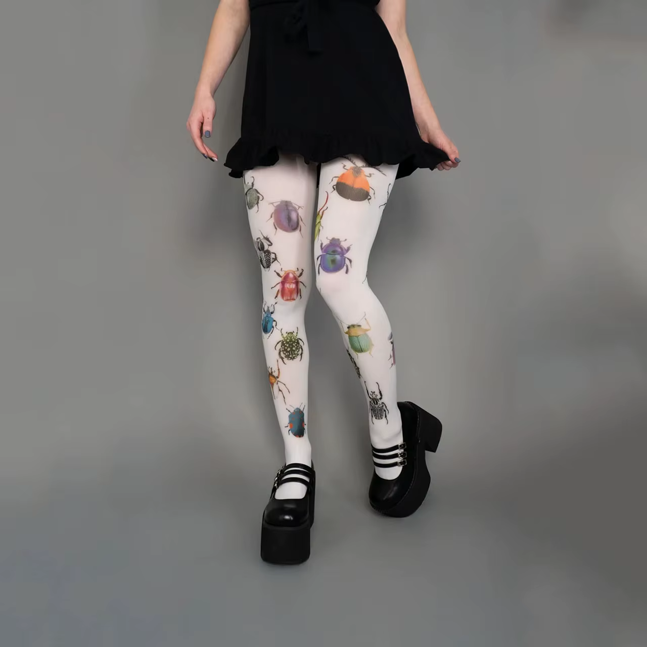 Chaussettes longues imprimées d'animaux mignons à la mode pour filles, Style Emo Y2K des années 2000, chaussettes aux genoux Harajuku, chaussettes Graffiti blanches Cosplay Kawaii