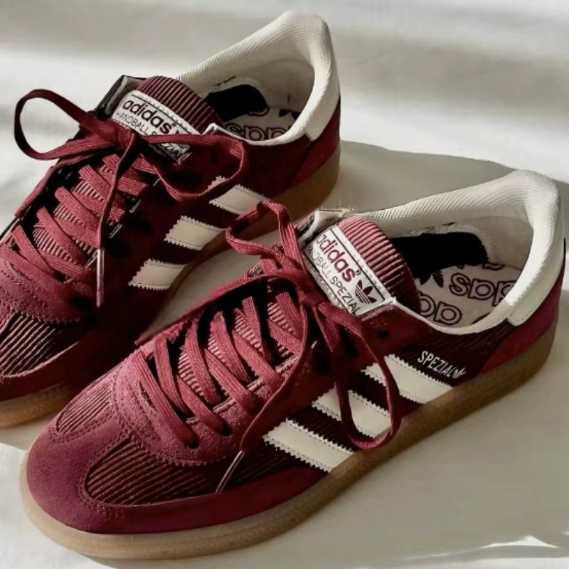 Adidas Originals Handball Spezial Vintage Anti-Slip Hard-Wearing Women Board Shoes Daily Commuting Sneakers Shadow Red IG1978