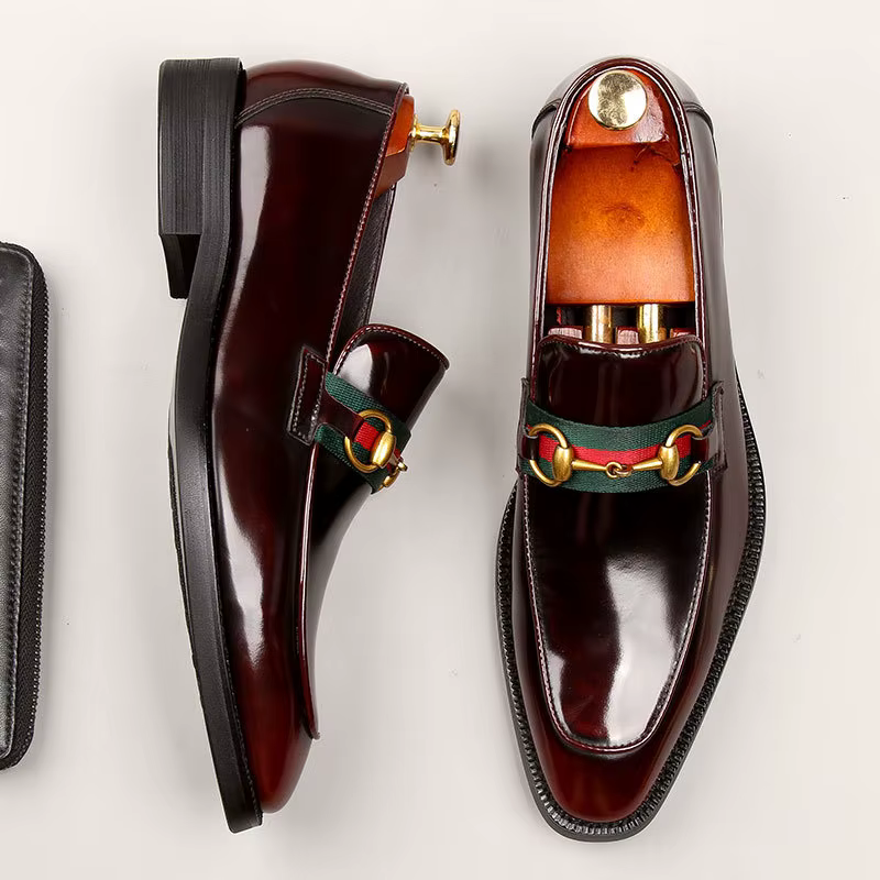 Chaussures en cuir verni pour hommes