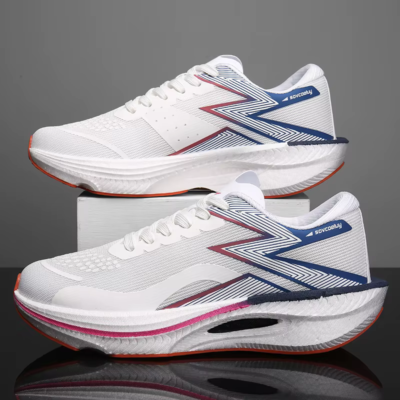 Chaussures de course avec plaque en carbone