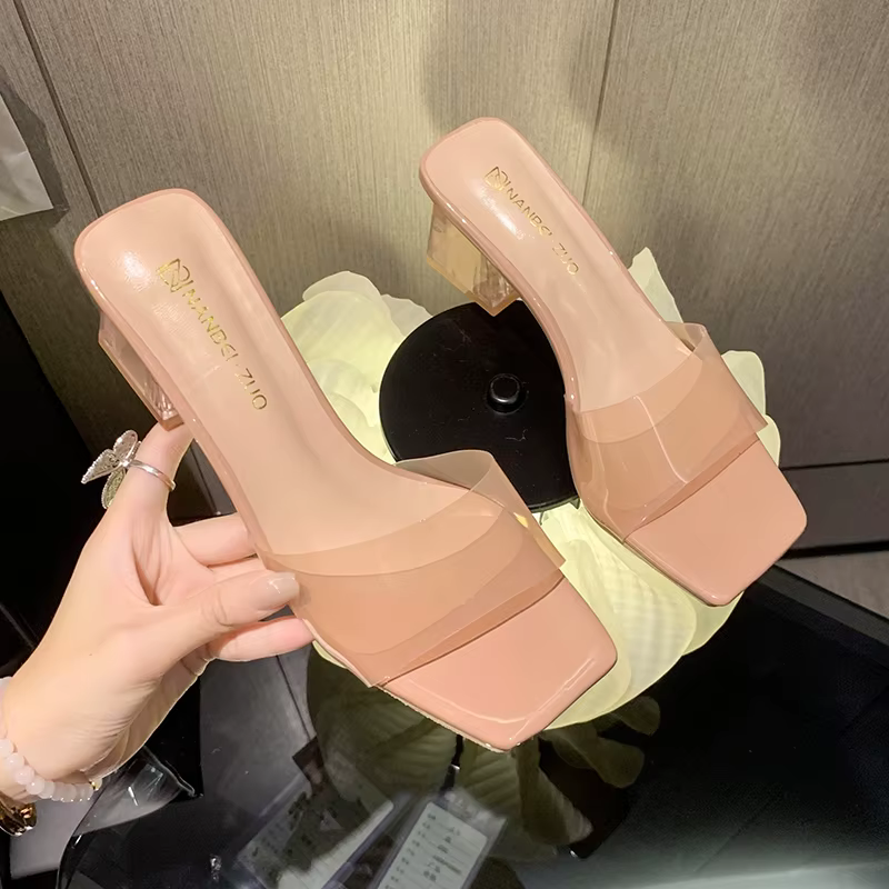 Pantoufles transparentes pour femmes