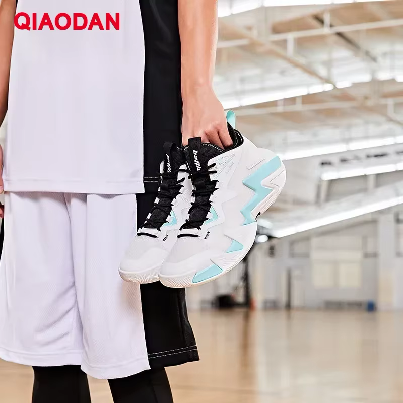 QIAODAN PoYing 2 chaussures de basket-ball professionnelles hommes 2025 mode élégant coussin antidérapant