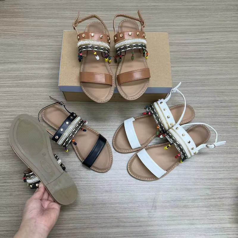 Style bohème été en cuir femmes chaussures 2025 mode perles et éléments tressés fond plat marque décontracté dames sandales
