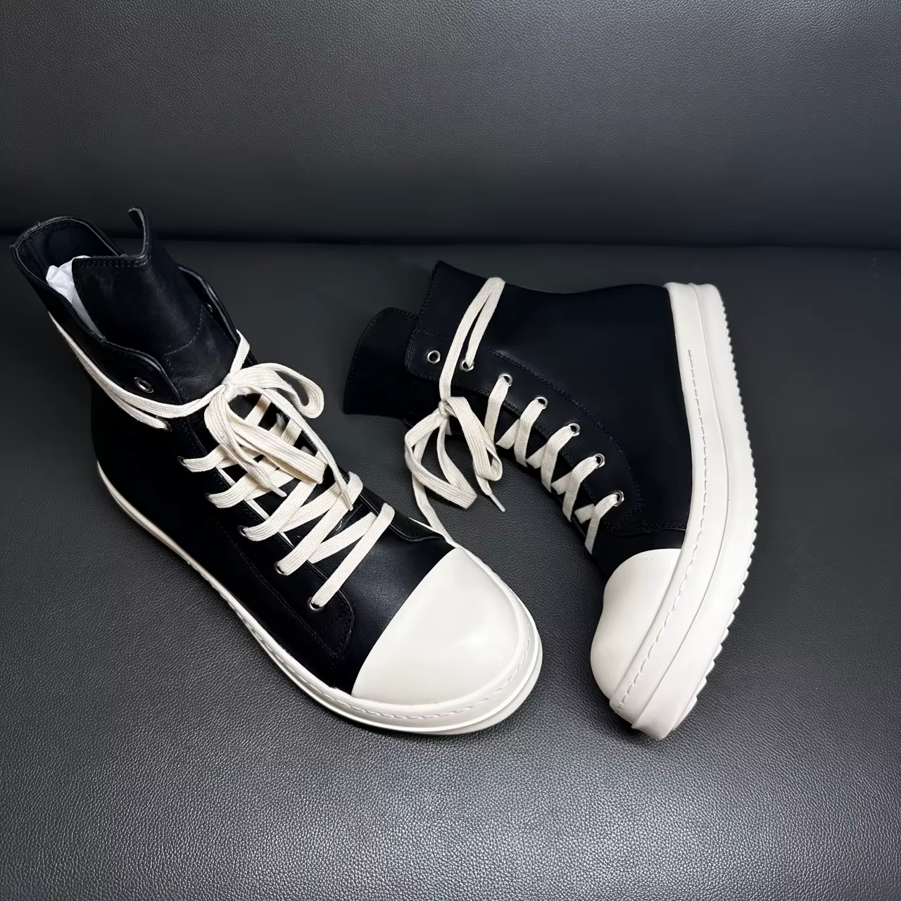 Baskets montantes décontractées pour hommes en cuir noir avec fermeture éclair et lacets fins