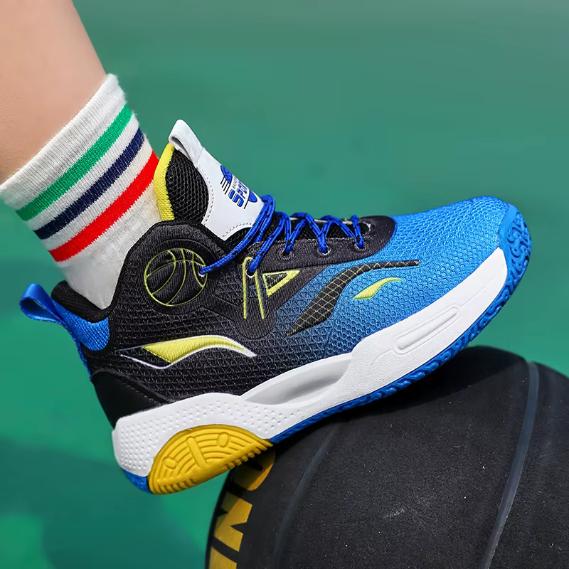 Baskets de basket-ball en maille respirante pour enfants