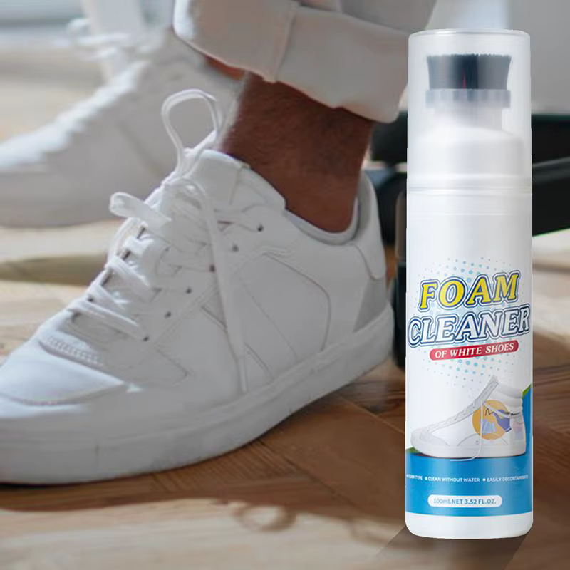 Mousse nettoyante pour baskets
