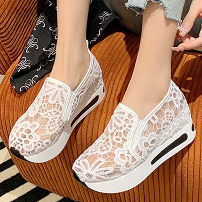 Baskets classiques noires brodées pour femmes