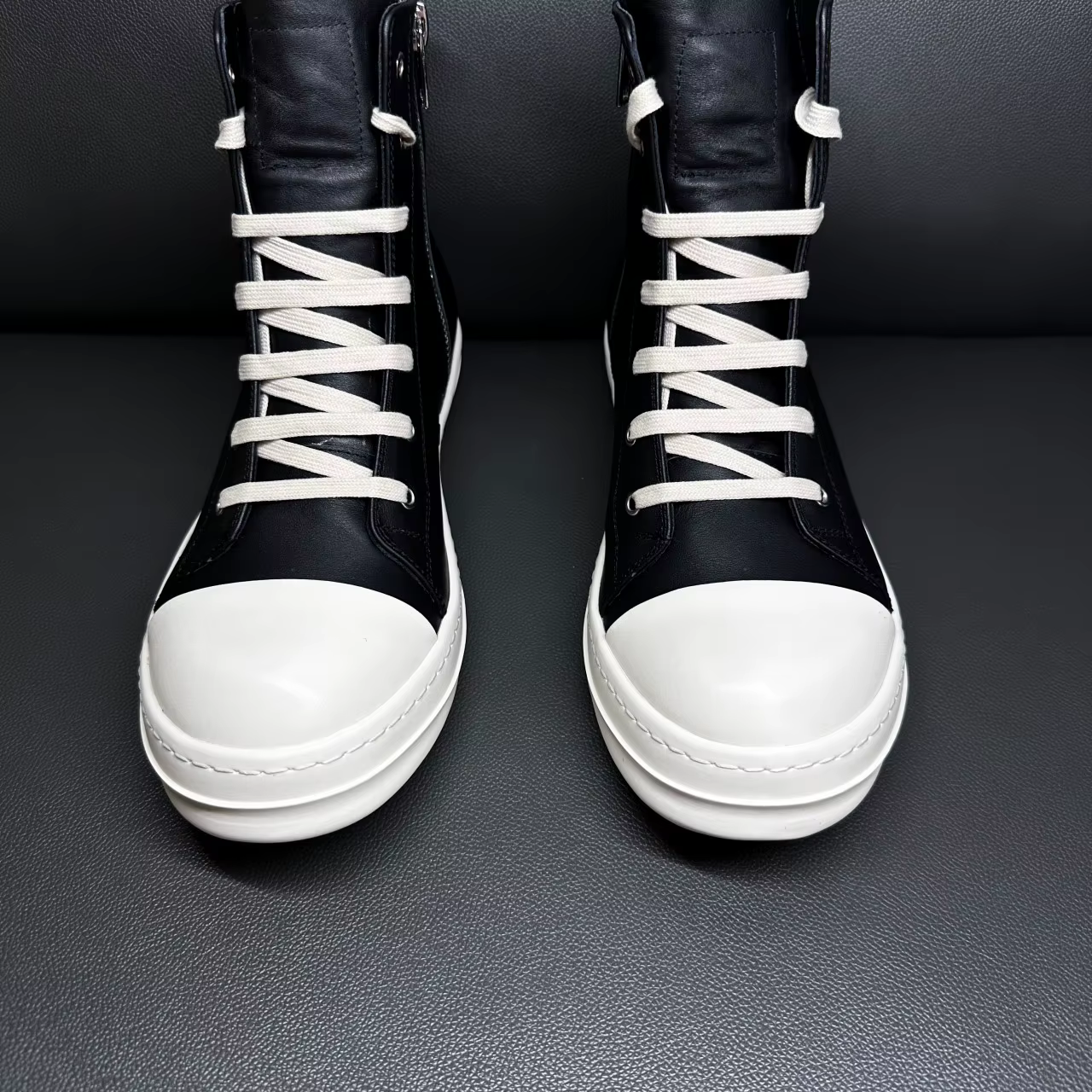 Baskets montantes décontractées pour hommes en cuir noir avec fermeture éclair et lacets fins