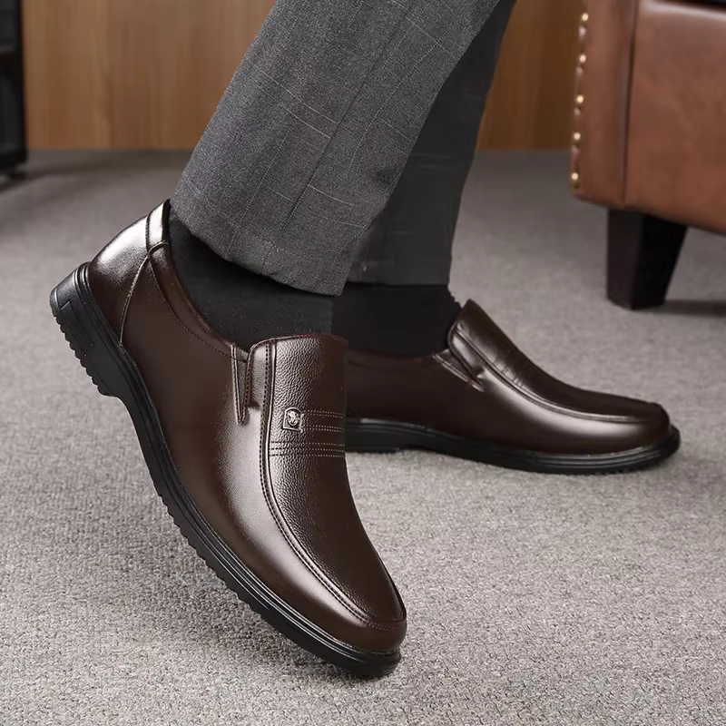 Chaussures en cuir véritable faites à la main pour hommes