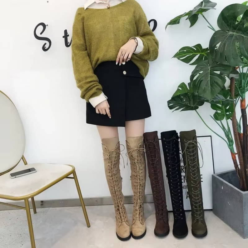Bottes croisées au dessus du genou pour femmes