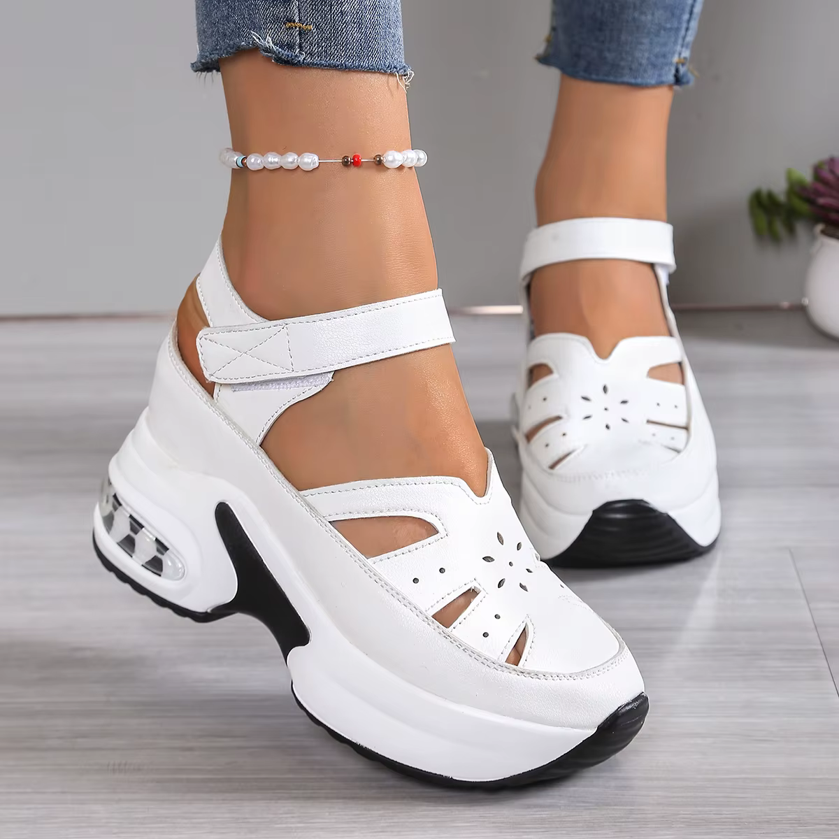 Nouvelles sandales d'été fermées pour femmes, mode grande taille, chaussures décontractées, nouvelles sandales compensées légères et confortables à découpes, Zapatos