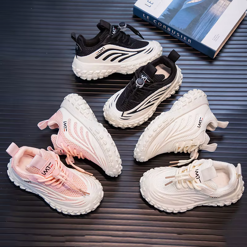 Chaussures de sport respirantes et réfléchissantes pour enfants