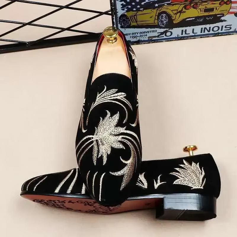 Haut de gamme hommes chaussures décontractées nouvelle mode broderie mocassins pour homme luxe Banquet