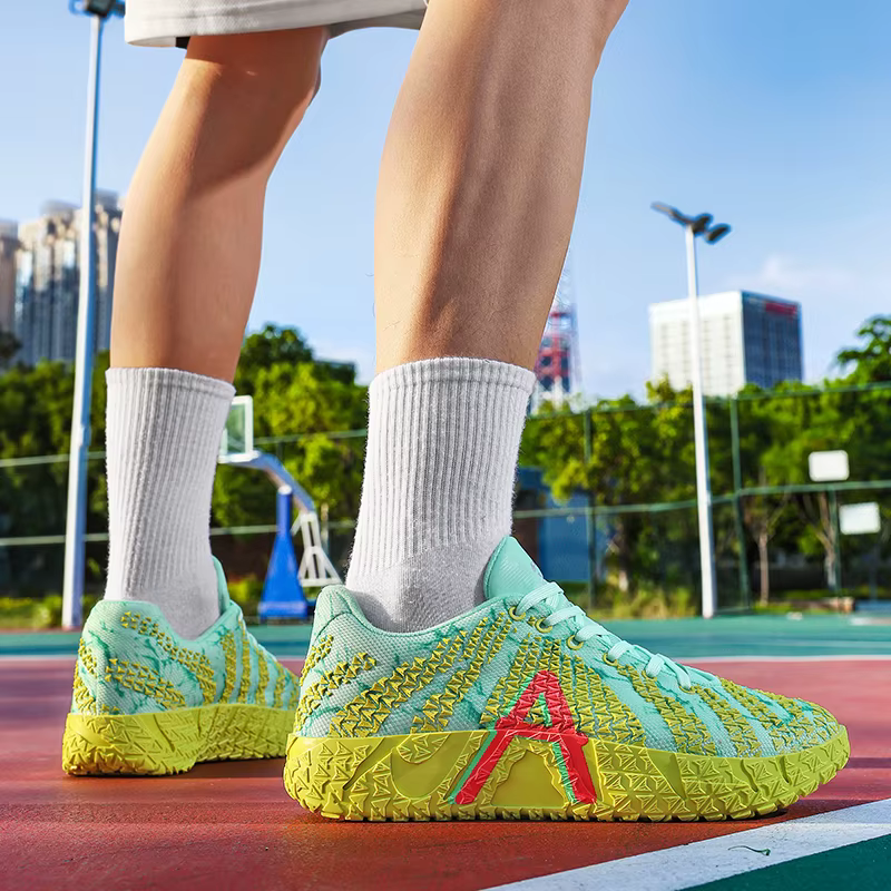 Nouvelles chaussures de basket-ball montantes