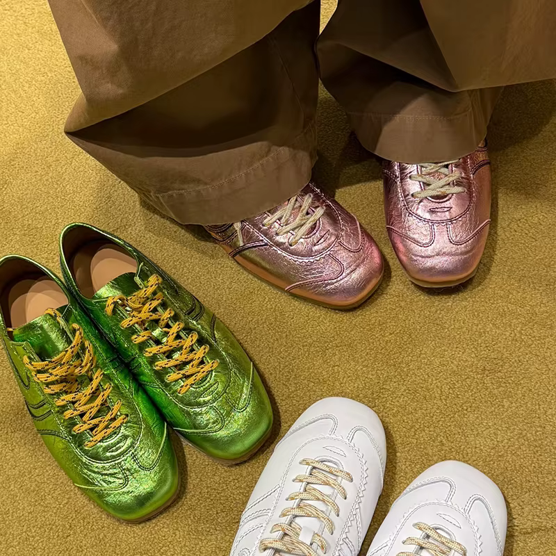 Chaussures d'entraînement allemandes pour femmes en cuir véritable