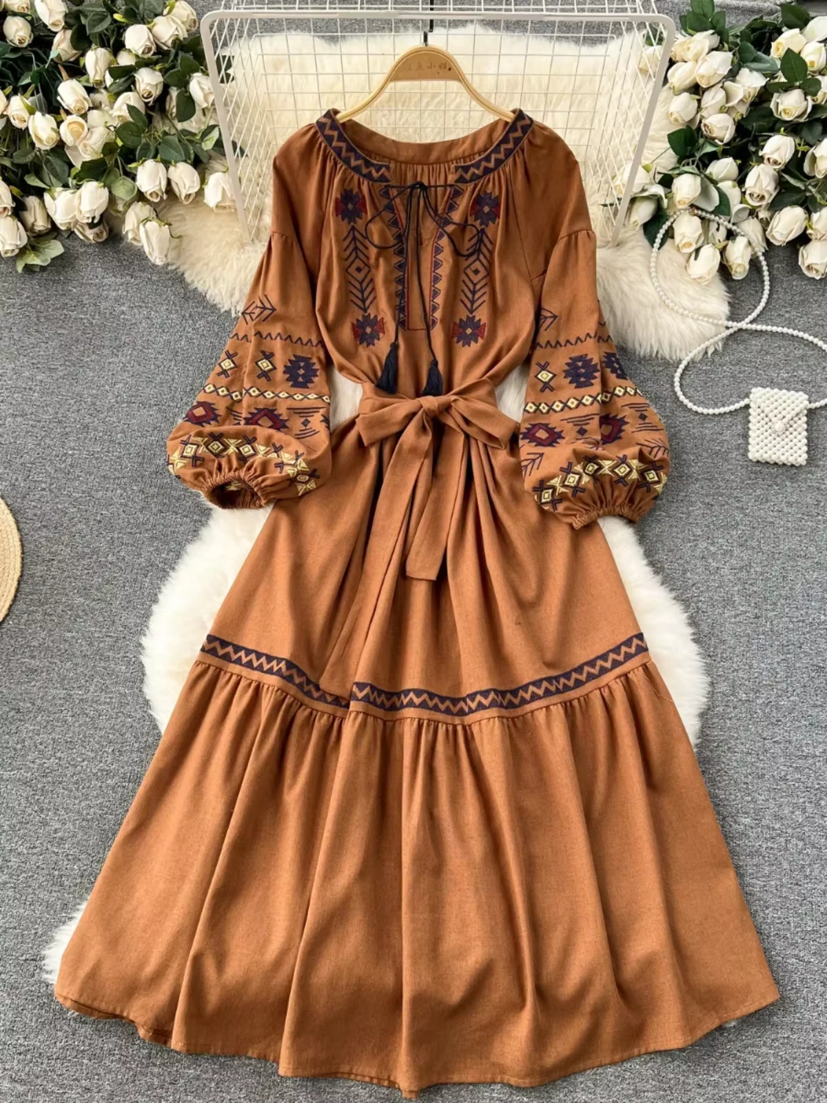 Robe de vacances bohème pour femmes, tenue de voyage, douce broderie de style occidental, taille adt, grand ourlet, longueur midi, robe éducative DS001