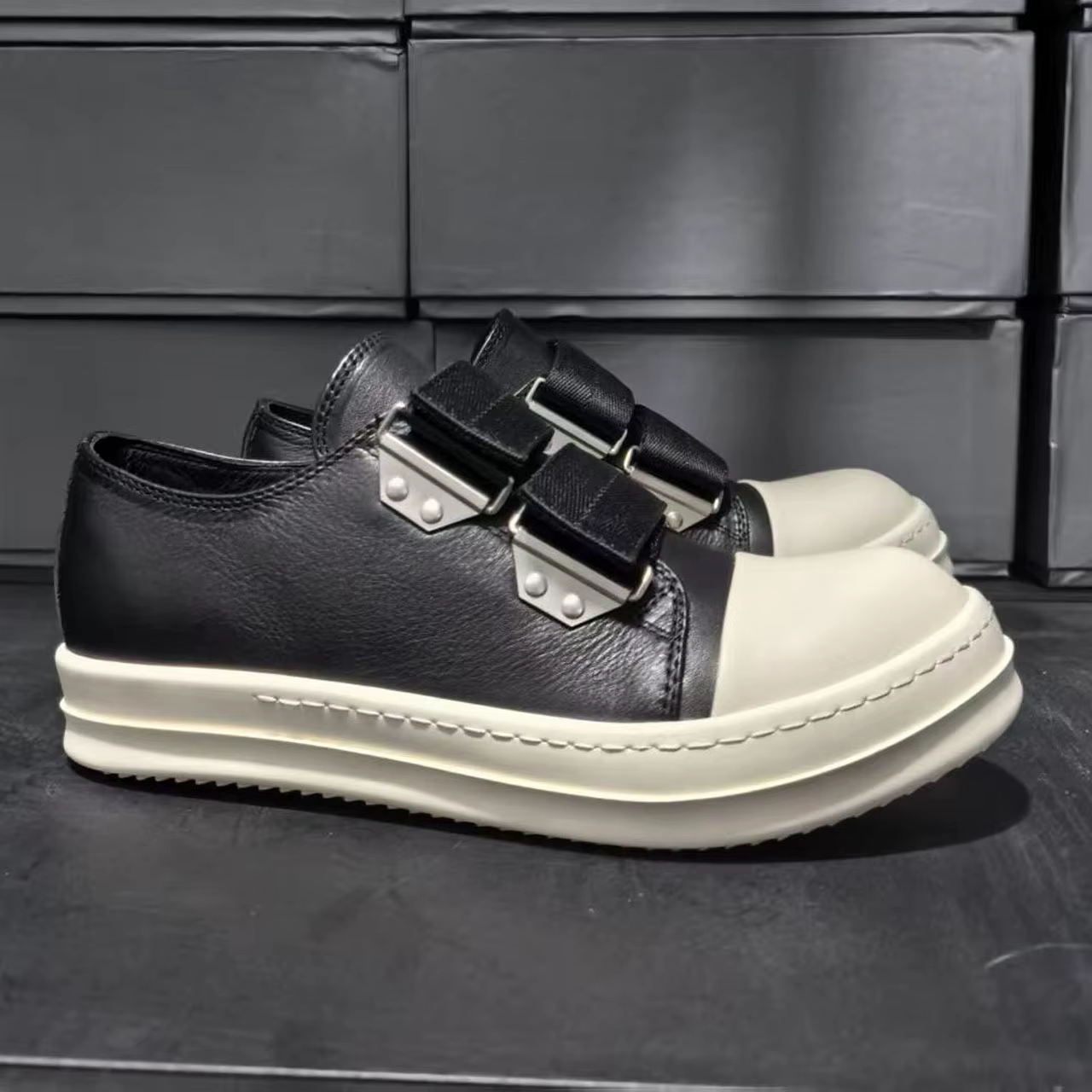 Chaussures basses pour hommes