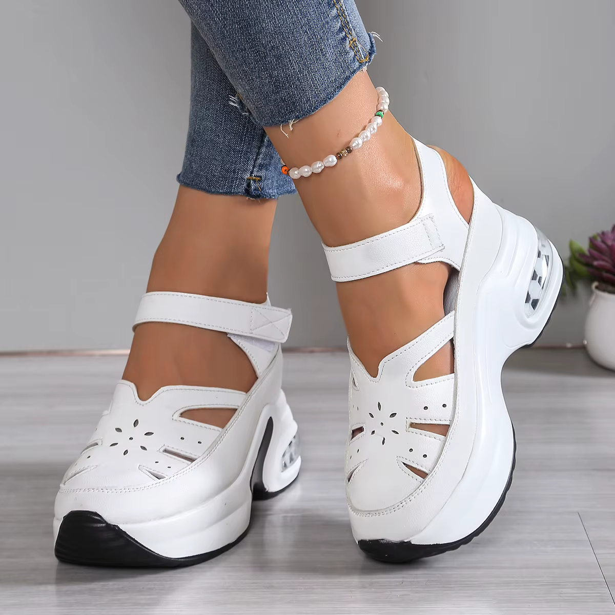 Nouvelles sandales d'été fermées pour femmes, mode grande taille, chaussures décontractées, nouvelles sandales compensées légères et confortables à découpes, Zapatos