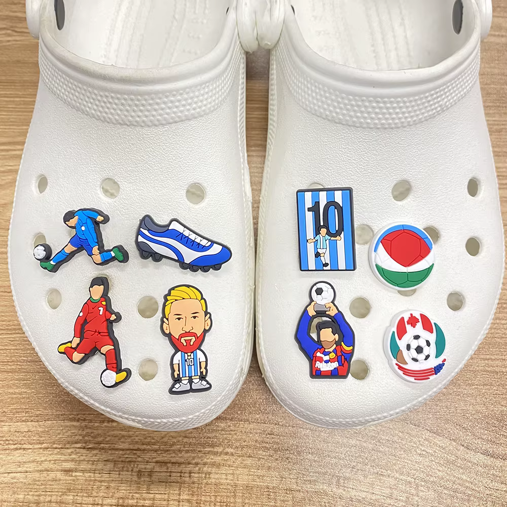 18-36 Breloques de chaussures Série Stars de football pour sabots