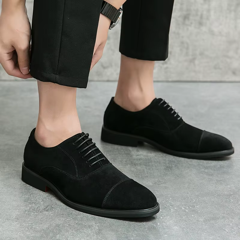 Nouvelles chaussures pour hommes de luxe en daim