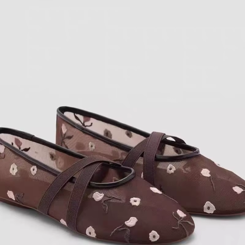 Chaussures de danse plates brodées en maille à bout rond pour femmes 2026