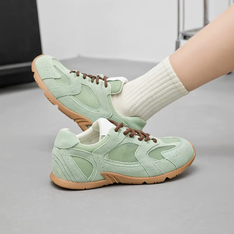 Baskets pour femmes Printemps-Été 2026 Nouveauté en cuir véritable Rétro Tendance Décontractées Plates à lacets