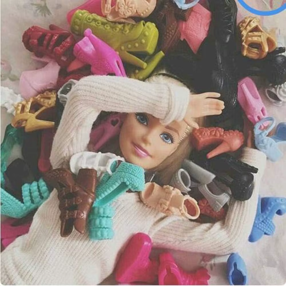 50 paires de chaussures de remplacement pour poupées, couleurs assorties, chaussures plates, chaussures à talons hauts, ensemble de bottes de remplacement pour poupée Barbie