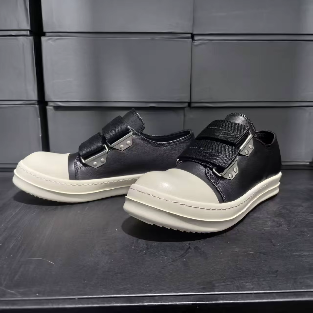 Chaussures basses pour hommes