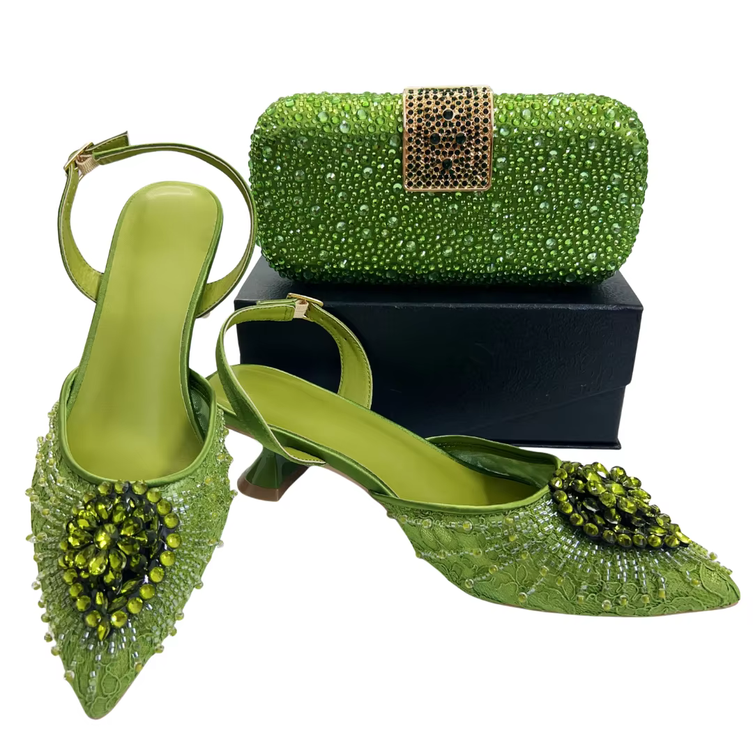 Chaussures de soirée de créateur italien avec pochette assortie pour mariages africains et occasions nuptiales