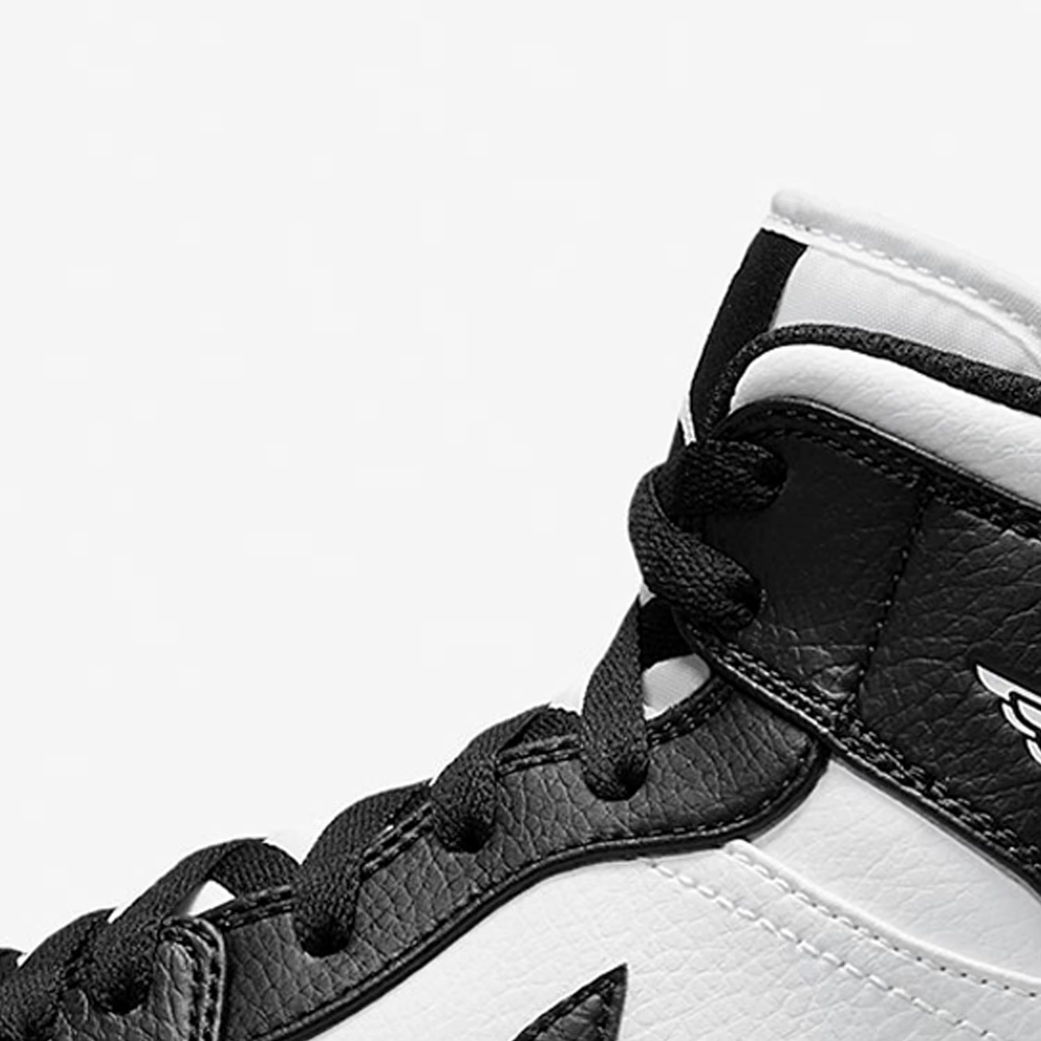 Chaussures de football d'entraînement Nike Authentic Jordan pour hommes FJ6805-100