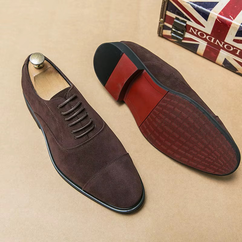 Nouvelles chaussures pour hommes de luxe en daim