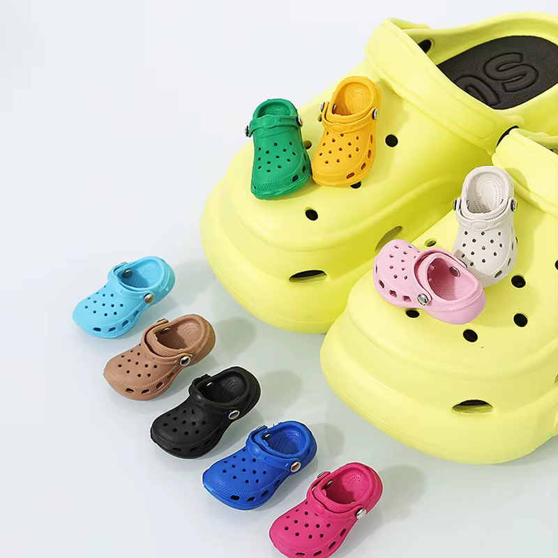 Breloques de chaussures en PVC en forme de Mini chaussures 3D