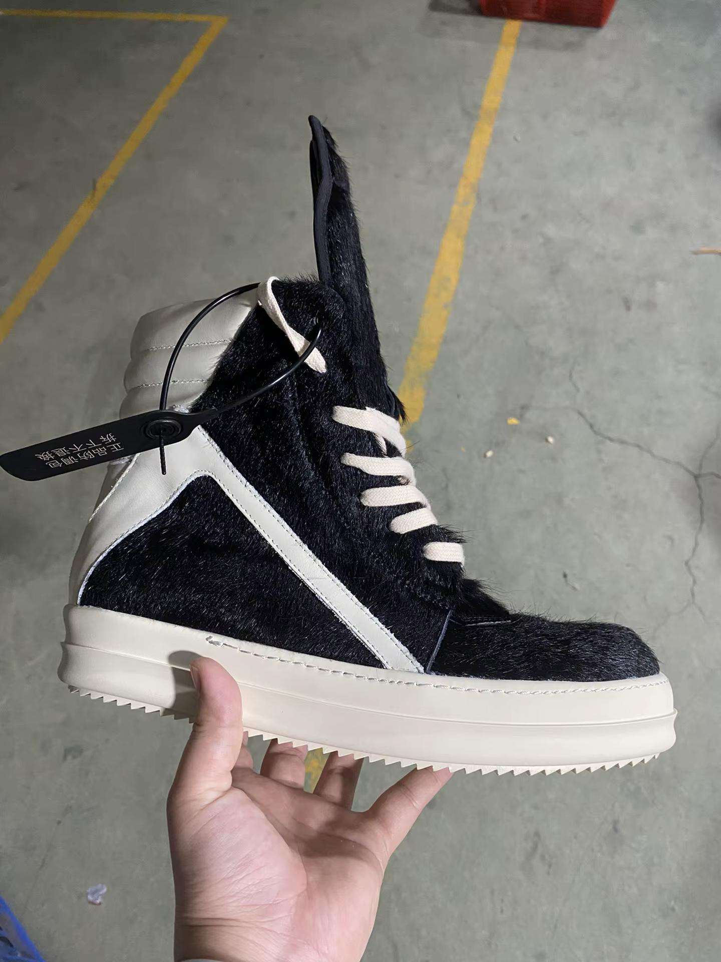 Baskets montantes en cuir véritable et fourrure pour homme