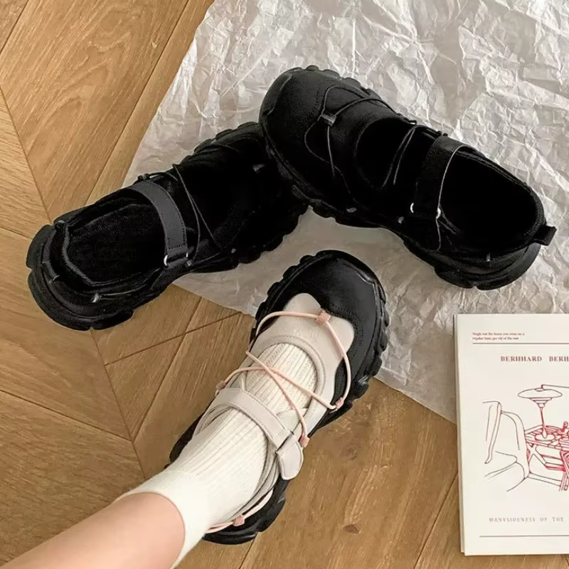 Chaussures pour femmes plate-forme