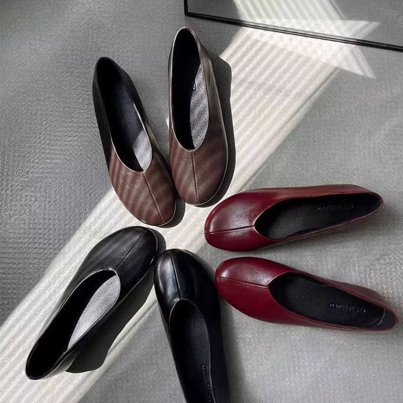 Chaussures plates simples à bout rond pour femme